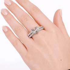 Herzring mit Pavé-Steinen