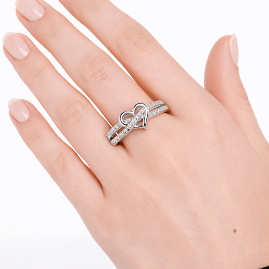 Herzring mit Pavé-Steinen